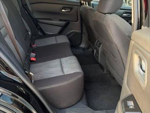 Certified 2024 Nissan Rogue SV FWD image 12
