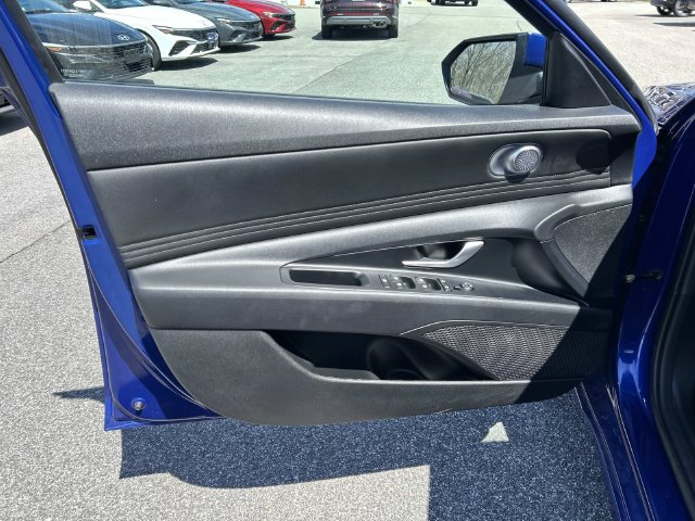 Used 2023 Hyundai Elantra SEL w/ Convenience Package FWD image 18