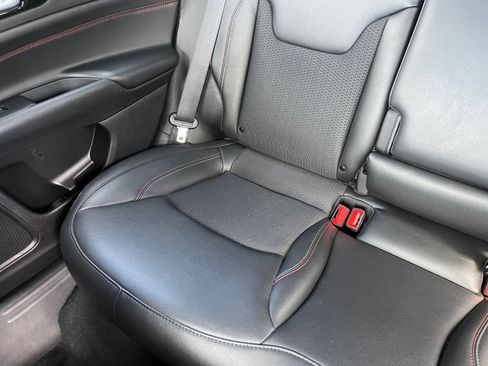 Used 2025 Jeep Compass Trailhawk AWD/4WD image 39