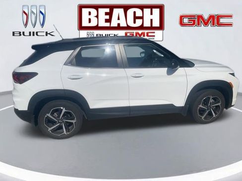 Used 2022 Chevrolet TrailBlazer RS w/ Sun and Liftgate Package image 6