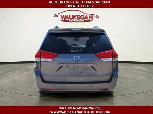 Used 2011 Toyota Sienna XLE FWD image 4