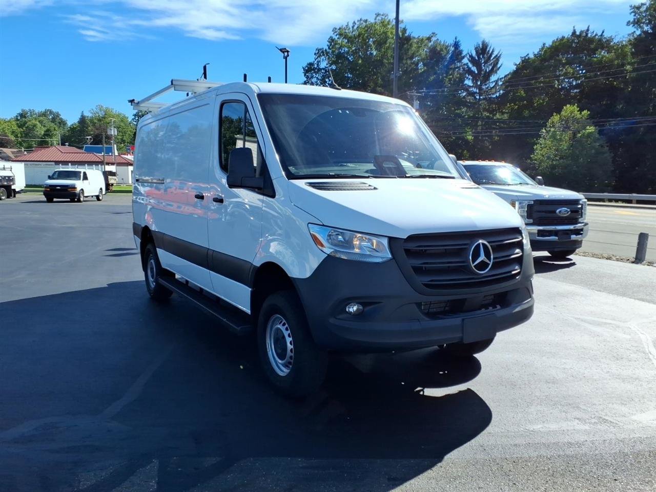 Used 2025 Mercedes-Benz Sprinter 2500 image 3