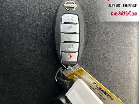 Used 2025 Nissan Altima 2.5 SV image 40