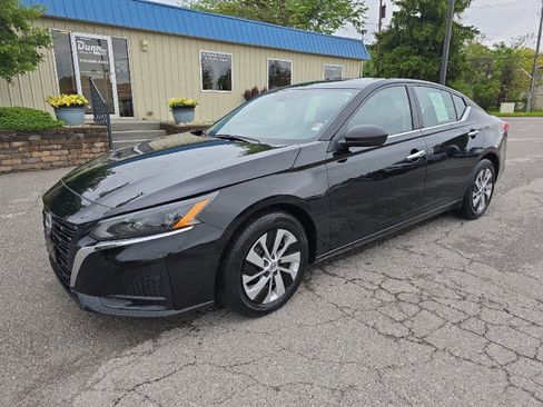 Used 2024 Nissan Altima 2.5 S image 7