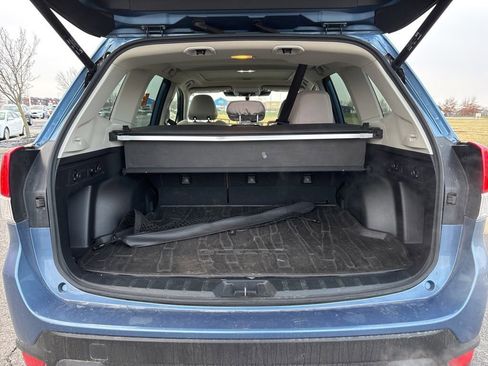Used 2022 Subaru Forester Premium image 11