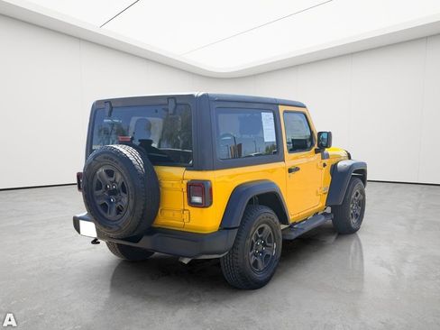 Used 2019 Jeep Wrangler Sport AWD/4WD image 6