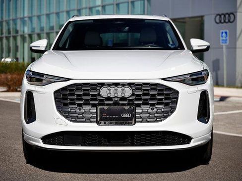 Certified 2025 Audi Q5 2.0T Premium Plus w/ Premium Plus image 10