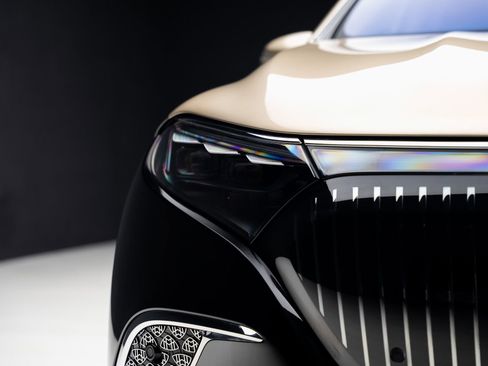 Used 2024 Mercedes-Benz Maybach EQS 680 4MATIC image 9