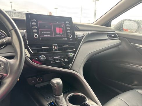 Used 2024 Toyota Camry SE image 15