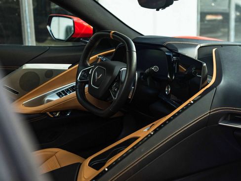 Used 2021 Chevrolet Corvette Stingray Preferred Conv w/ Z51 Performance Package RWD image 28