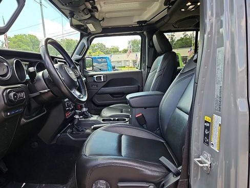 Used 2021 Jeep Wrangler Unlimited Rubicon 4xe w/ Cold Weather Group AWD/4WD image 15