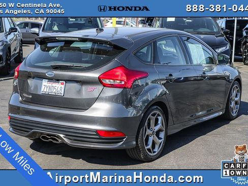 Used 2017 Ford Focus ST image 12