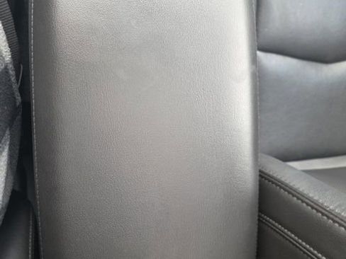 Used 2017 Cadillac XT5 Luxury w/ Driver Awareness Package image 38