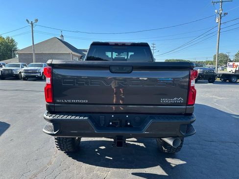 Used 2020 Chevrolet Silverado 2500 High Country w/ Technology Package AWD/4WD image 6