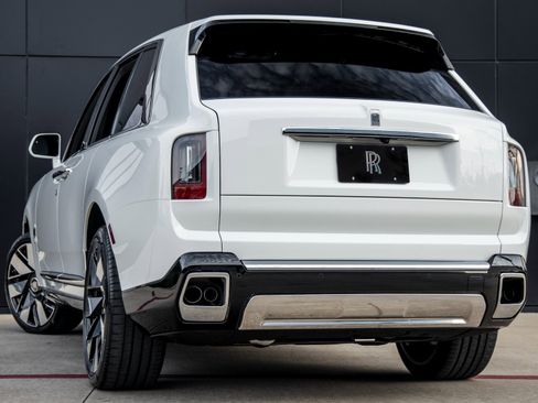New 2026 Rolls-Royce Cullinan image 9