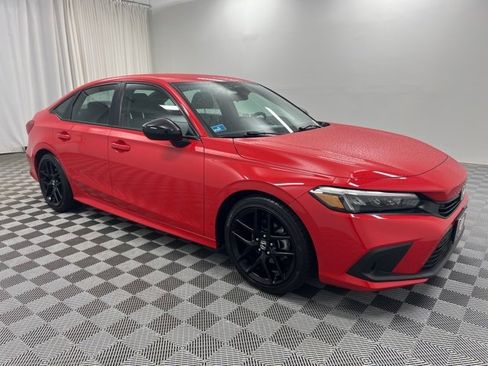 Used 2023 Honda Civic Sport image 4