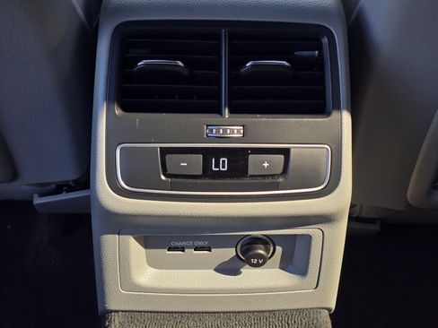 Used 2022 Audi A4 2.0T Premium Plus AWD/4WD image 18