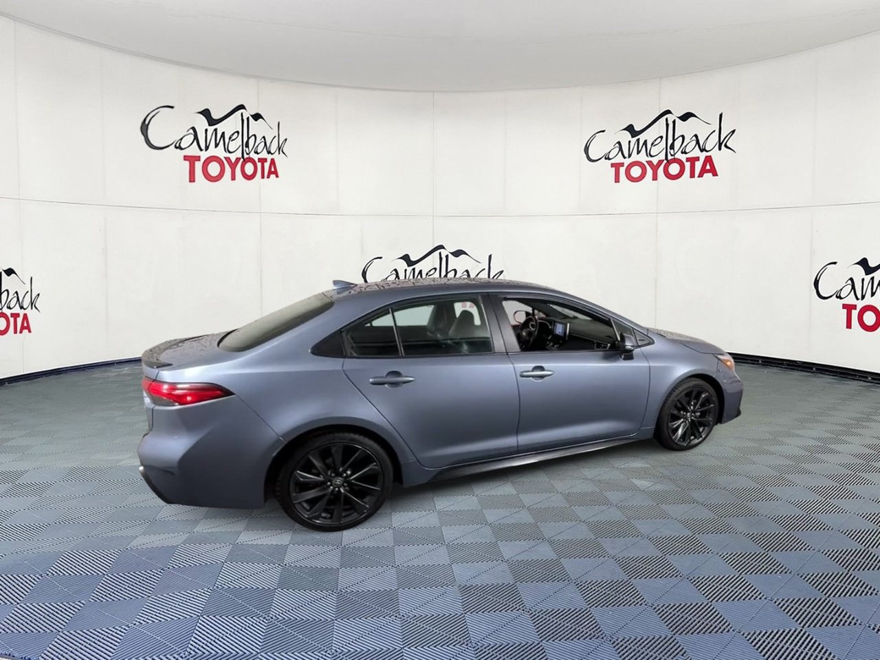 Used 2024 Toyota Corolla XSE FWD image 3