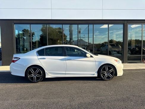 Used 2016 Honda Accord Sport image 2