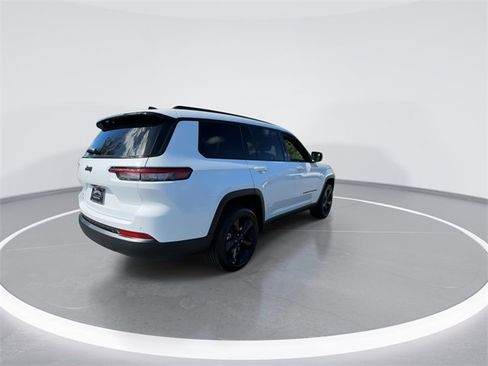 New 2025 Jeep Grand Cherokee L Altitude image 8