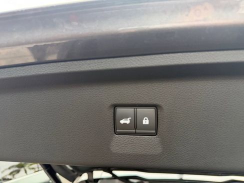 Used 2025 INFINITI QX60 Pure image 11