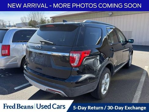 Used 2017 Ford Explorer XLT w/ Equipment Group 202A image 8