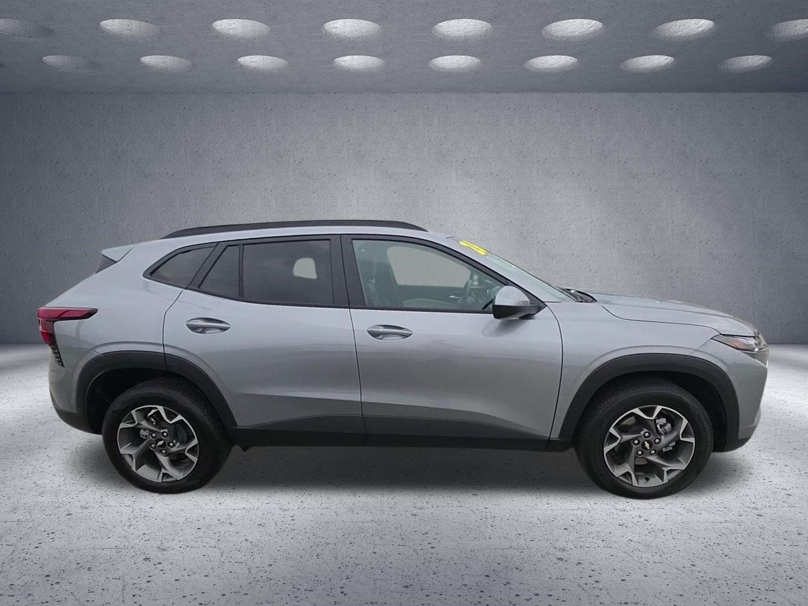 Used 2026 Chevrolet Trax LT w/ Driver Confidence Package FWD image 6