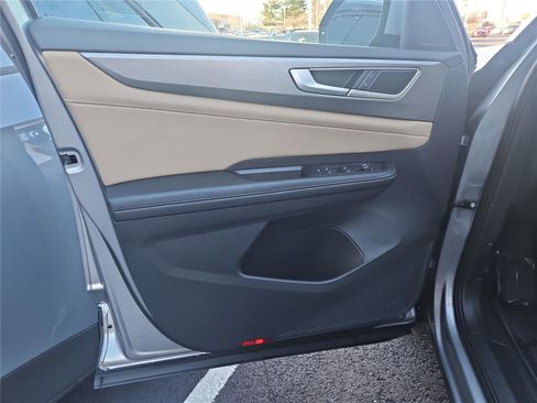 Certified 2024 Volkswagen Atlas Cross Sport SE image 13