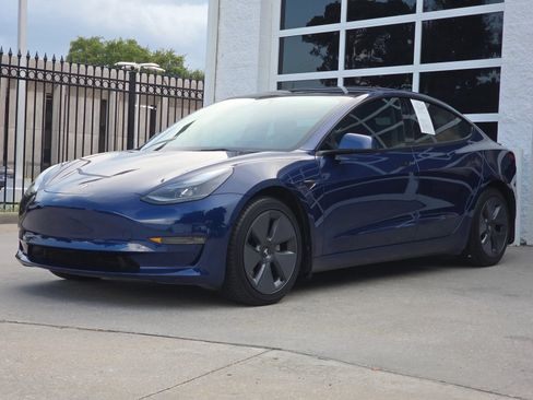 Used 2022 Tesla Model 3 Long Range AWD/4WD image 9