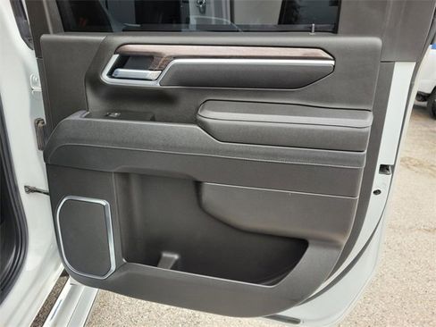 Certified 2025 Chevrolet Silverado 2500 LTZ w/ LTZ Convenience Package image 10