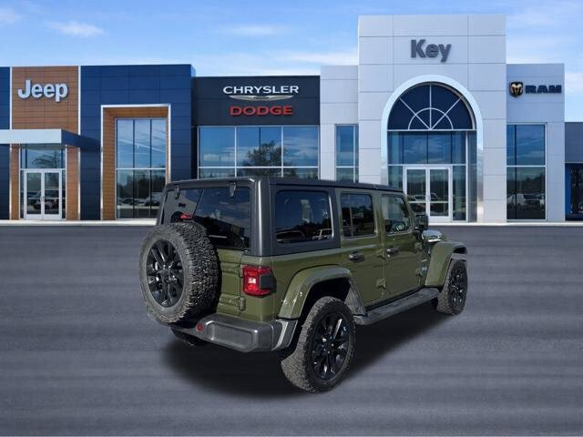 Used 2022 Jeep Wrangler Unlimited Sahara w/ Cold Weather Group AWD/4WD image 5