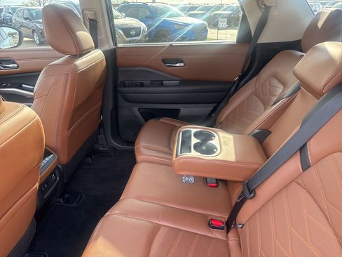 Certified 2023 Nissan Pathfinder Platinum w/ Cargo Package image 38