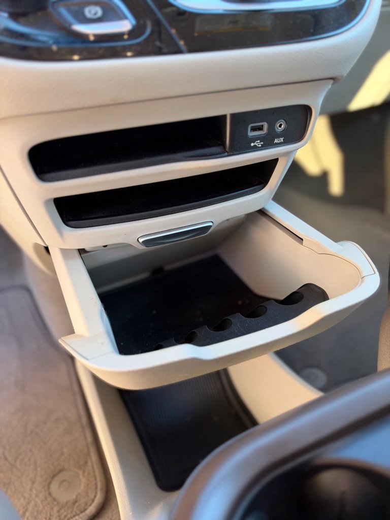 Used 2017 Chrysler Pacifica Touring-L FWD image 17