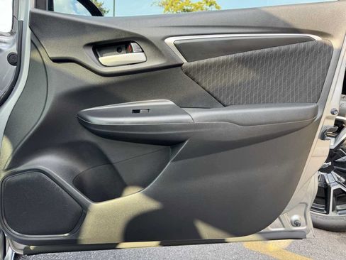 Used 2020 Honda Fit EX image 31