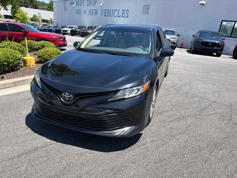 Used 2018 Toyota Camry LE FWD image 21