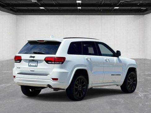 Used 2020 Jeep Grand Cherokee Altitude AWD/4WD image 5
