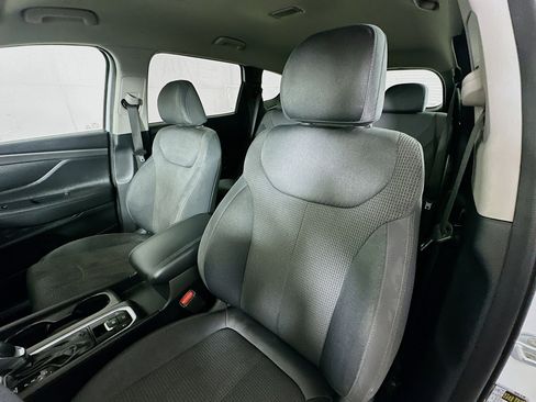 Used 2020 Hyundai Santa Fe SE image 19