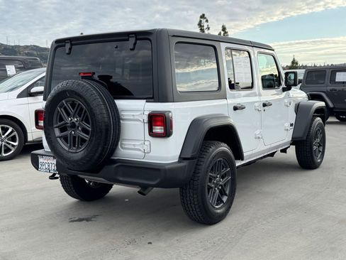 Used 2025 Jeep Wrangler Unlimited Sport AWD/4WD image 6