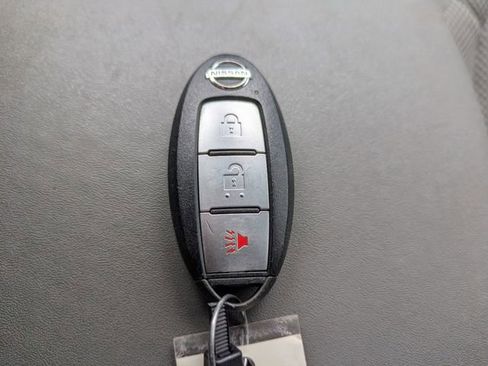 Used 2020 Nissan Frontier SV image 31