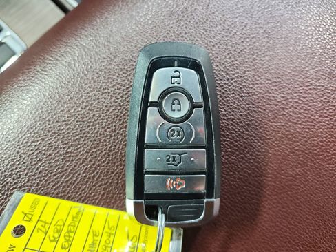 Used 2024 Ford Expedition Limited image 34