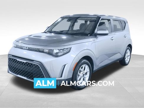 Used 2025 Kia Soul LX w/ LX Technology Package FWD image 1
