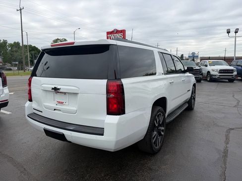 Used 2018 Chevrolet Suburban LT RWD image 5