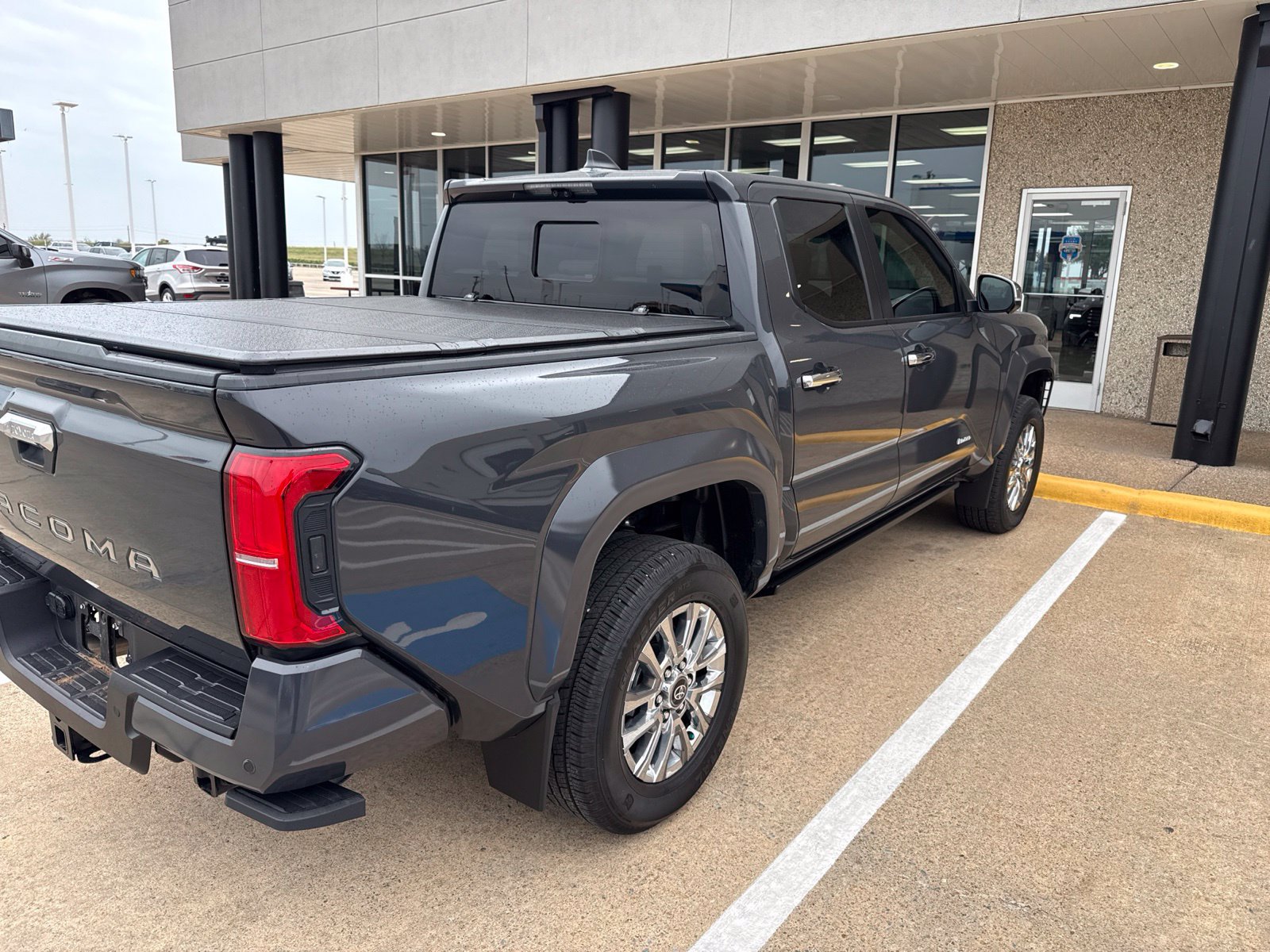 Used 2025 Toyota Tacoma Limited AWD/4WD image 5