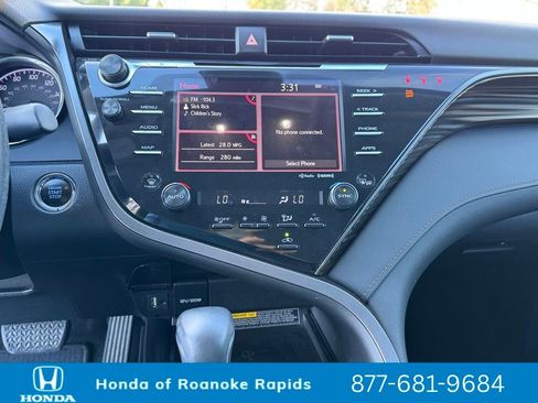 Used 2019 Toyota Camry XLE image 24