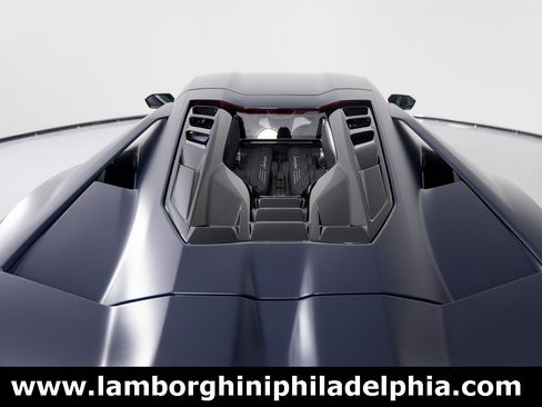 Used 2025 Lamborghini Revuelto image 55