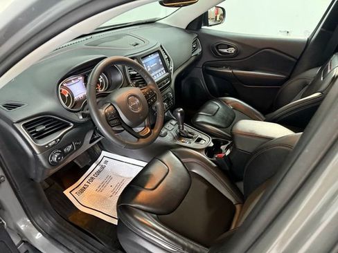 Certified 2022 Jeep Cherokee Trailhawk w/ Technology Group B image 18