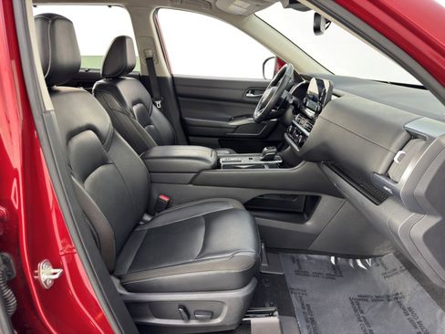 Used 2022 Nissan Pathfinder SL w/ Lighting Package (N92) image 14