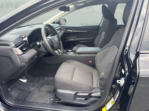 Used 2025 Toyota Camry LE FWD image 6