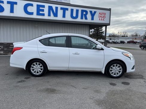 Used 2015 Nissan Versa SV image 15