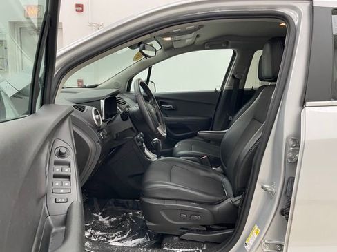 Used 2016 Chevrolet Trax LT w/ LT Convenience Package image 8
